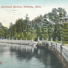 Hunnewell_Gardens,_on_the_shore_of_Lake_Waban,_Wellesley,_MA_(1909) SQUARE
